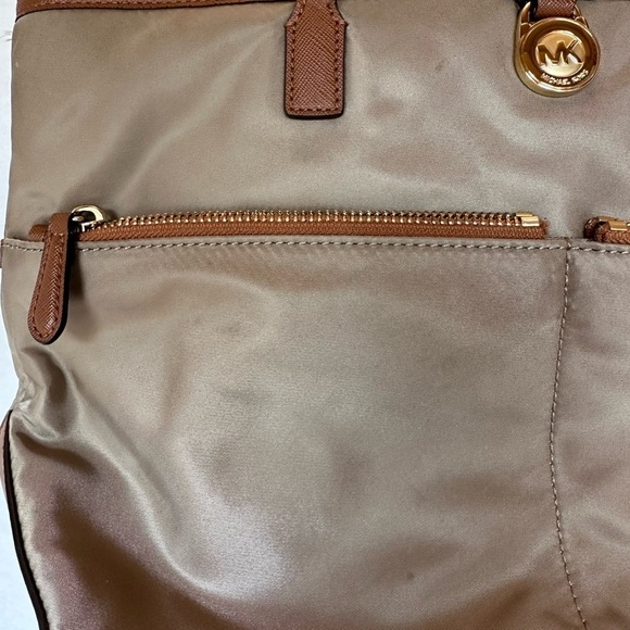 MICHAEL KORS KEMPTON nylon & leather tote purse bag brown/tan zipper - Picture 6 of 6